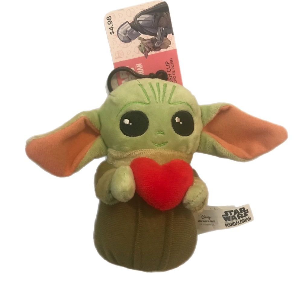 Disney Star Wars Mandalorian GROGU w/HEART 6" Valentine Plush Clip On NEW